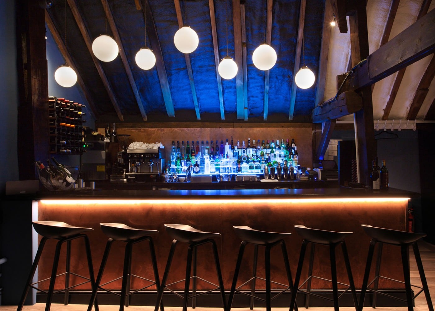 restaurant lighting design: Loft bar area