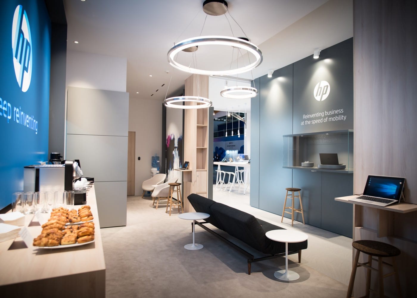 retail lighting design: Barcelona HP booth