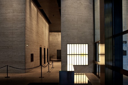 Architectural Lighting at The Seagram Building - Mise Van Der Rohe